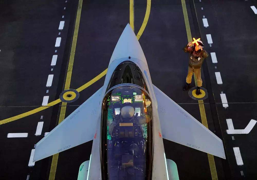 1665567599_eurofighter-typhoon_4_gld-094765