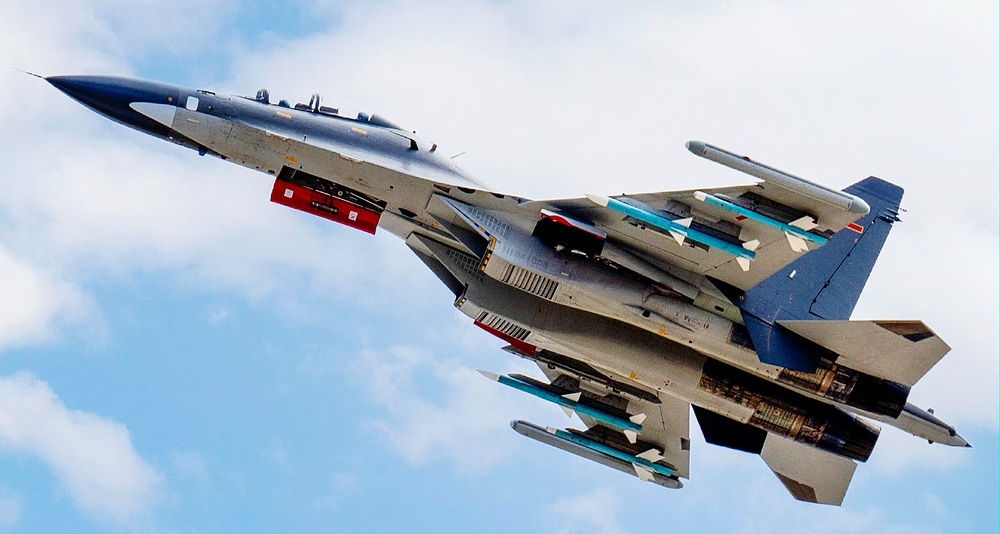 img-1764858775084cfab784a0c279f0d6053c30d5f70dc950d8bc7602ac6388d1922549a95541ad4