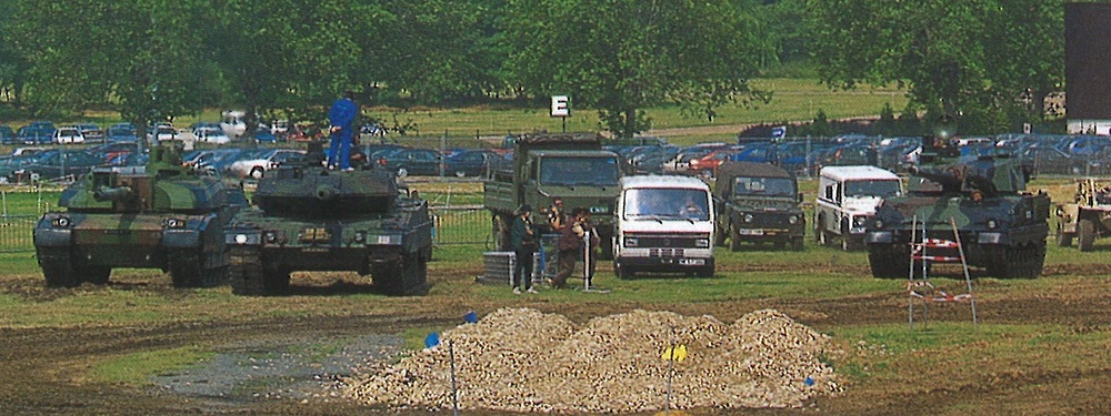 ASCOD 105 at Eurosatory 1998 (1)