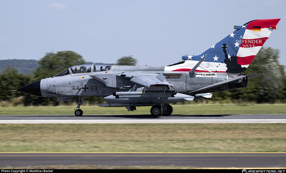 44-69-luftwaffe-german-air-force-panavia-tornado-ids_PlanespottersNet_1453139_420eea0161_o
