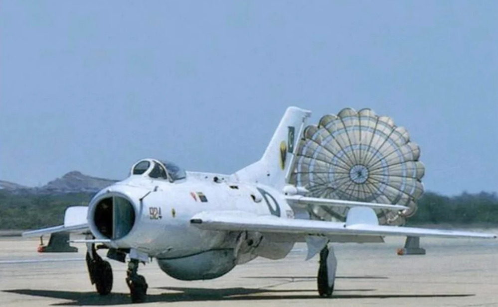 {B3FCB6D0-CF00-4BA8-AAF6-5211C0725E45}