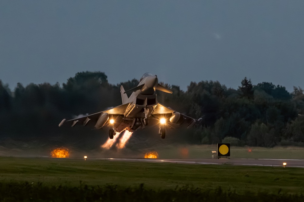 140 EAW-20250717-0160-PTO Night Flying-0054