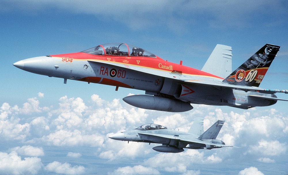 CF-188B_410_Sqn_with_60th_anniversary_paint