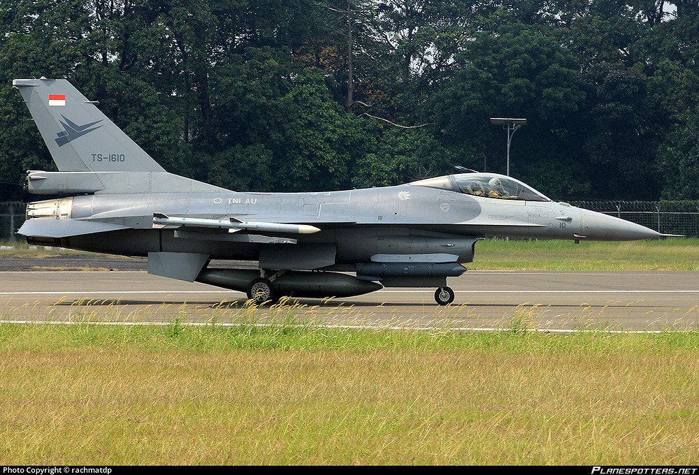 ts-1610-tni-angkatan-udara-indonesian-air-force-general-dynamics-f-16am-fighting-falcon_PlanespottersNet_1144245_59c2789fa3_o