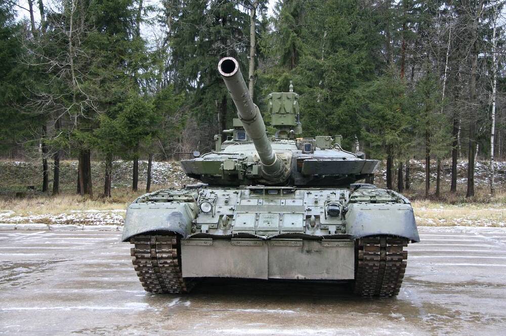 Czolg-T-80-z-systemem-ochrony-Arena.-Fot.-KBM-mil.ru_
