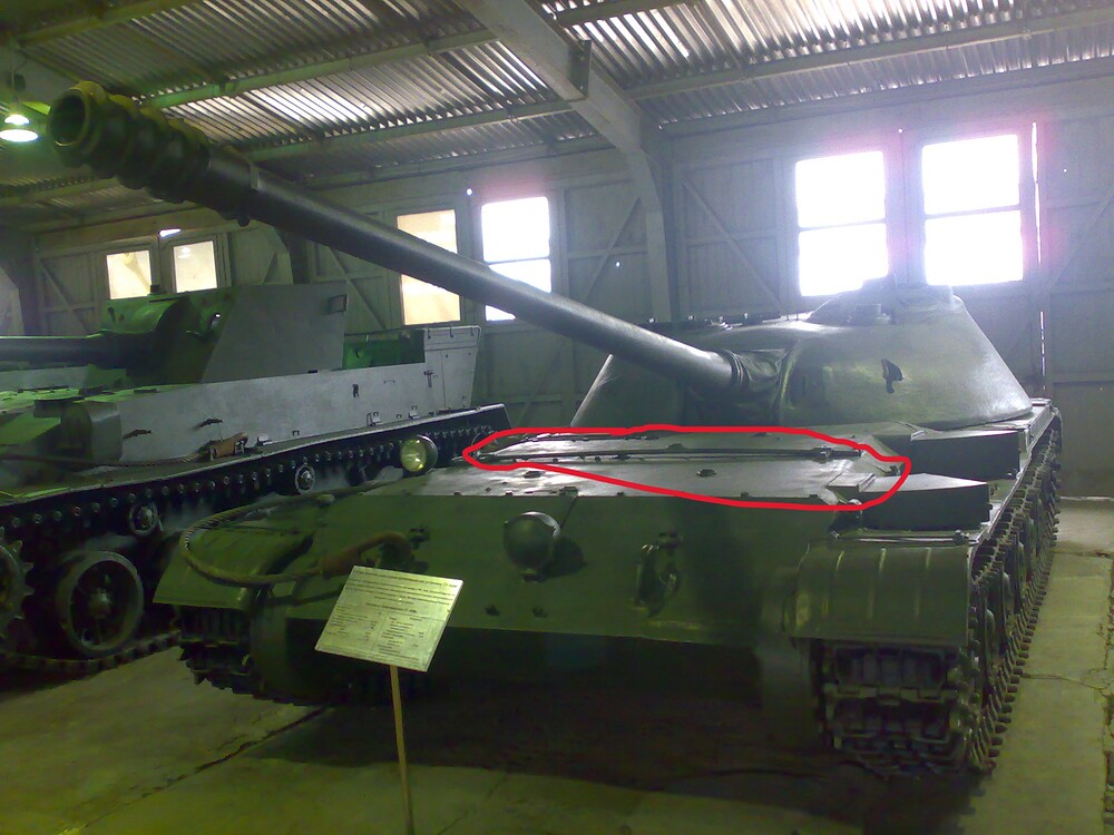 SU-100M_in_Kubinka