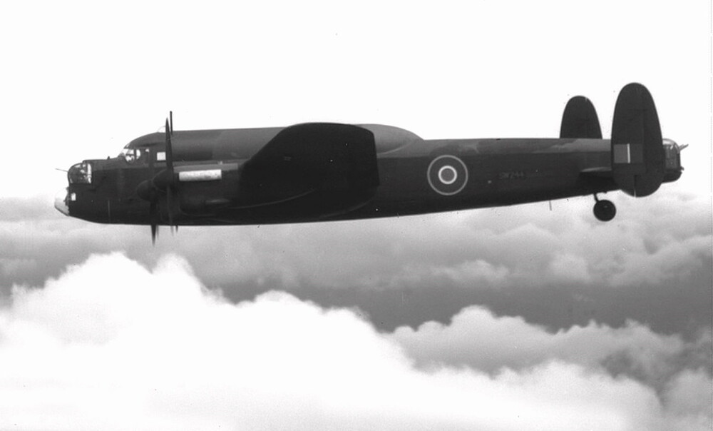 3. Very-Long-Range Lancaster SW244 with 'saddle tank'