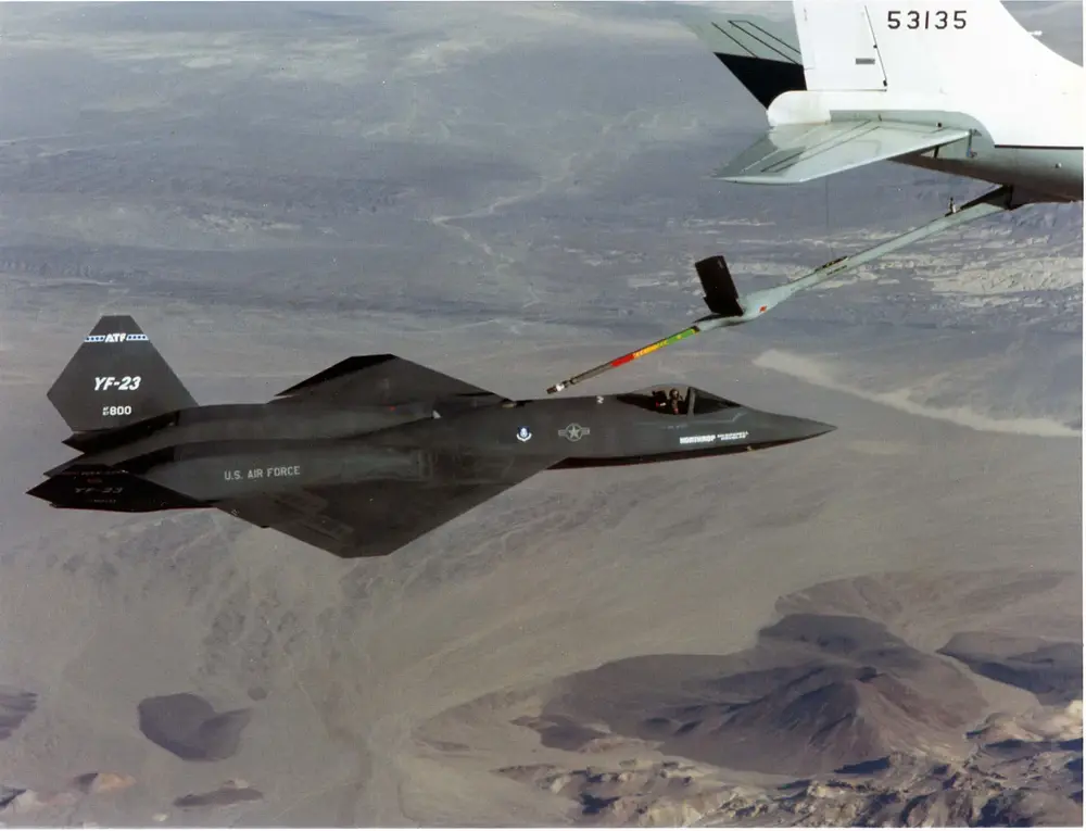 yf-23-black-widow-aerial-refueling.jpg