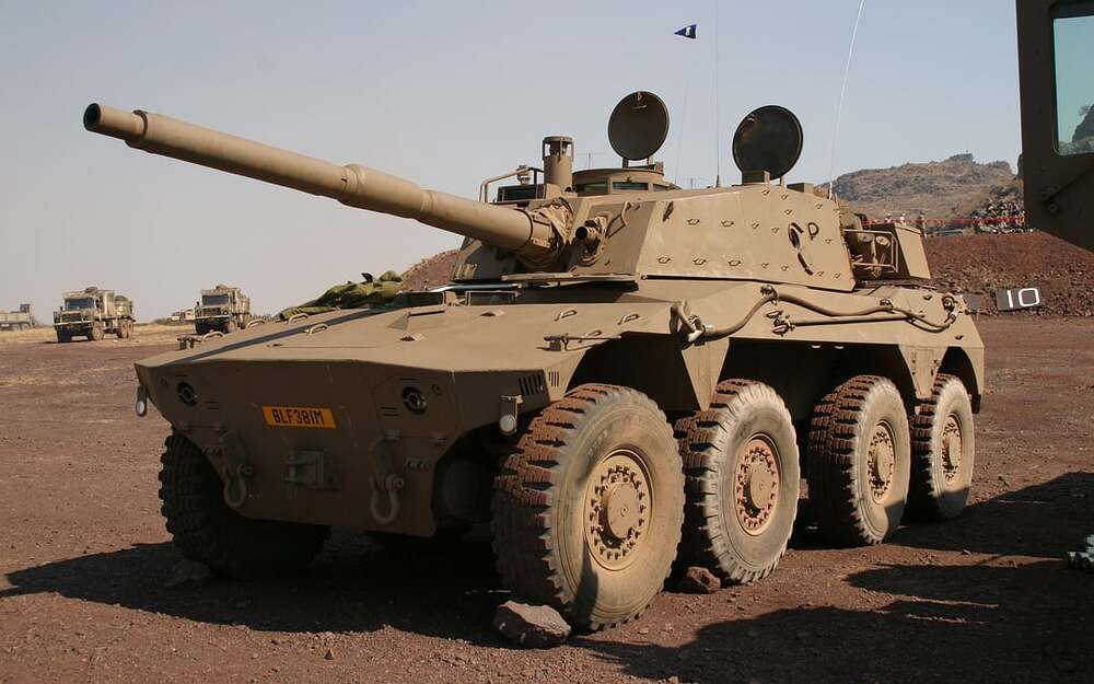 rooikat-is-probably-one-of-the-prettiest-wheeled-tank-v0-g2sjb7402g291