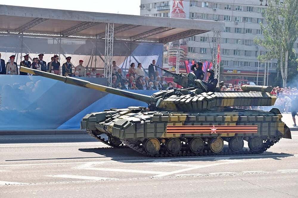t-64-of-the-donetsk-peoples-republic-now-with-100-more-era-v0-iwuokc45okc81