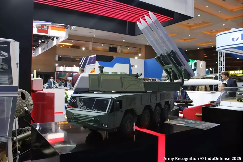Belarus_brings_new_Buk-MB2K_air_defense_system_for_Asian_countries_using_outdated_Soviet-era_launchers_925_001-fb566938