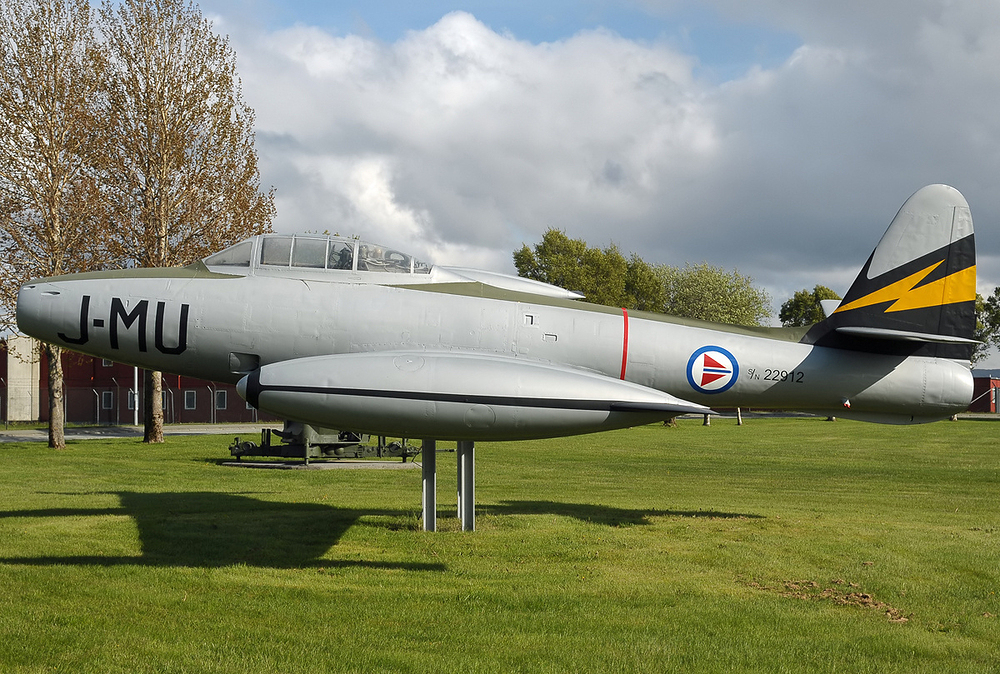 Norwegian_Air_Force_Republic_F-84G_Thunderjet_Bidini-1