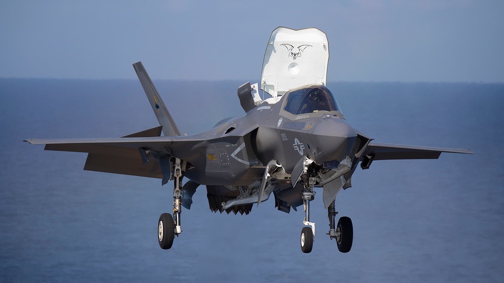 U.S. Marine Corps F-35B Lands on JS Izumo