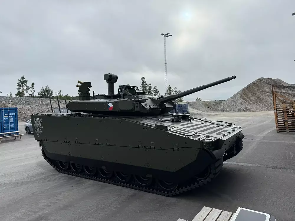 first-cv9030cz-v0-g0rw57j2vqlf1