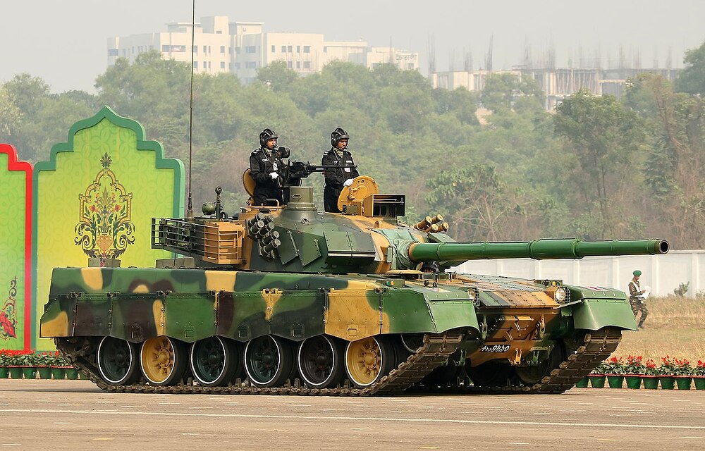 Bangladesh_Army_MBT2000._(39072813711)