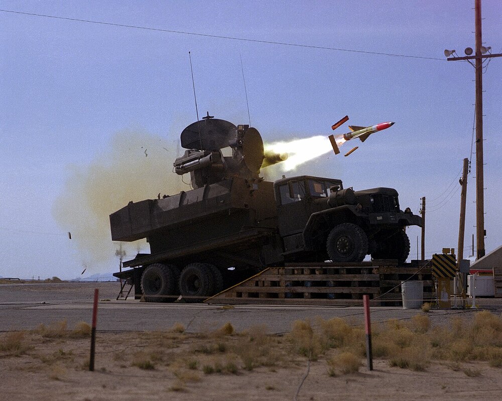 Roland_SAM_Launch_on_US_Wheeled_Chassis_(DA-SC-88-01653)