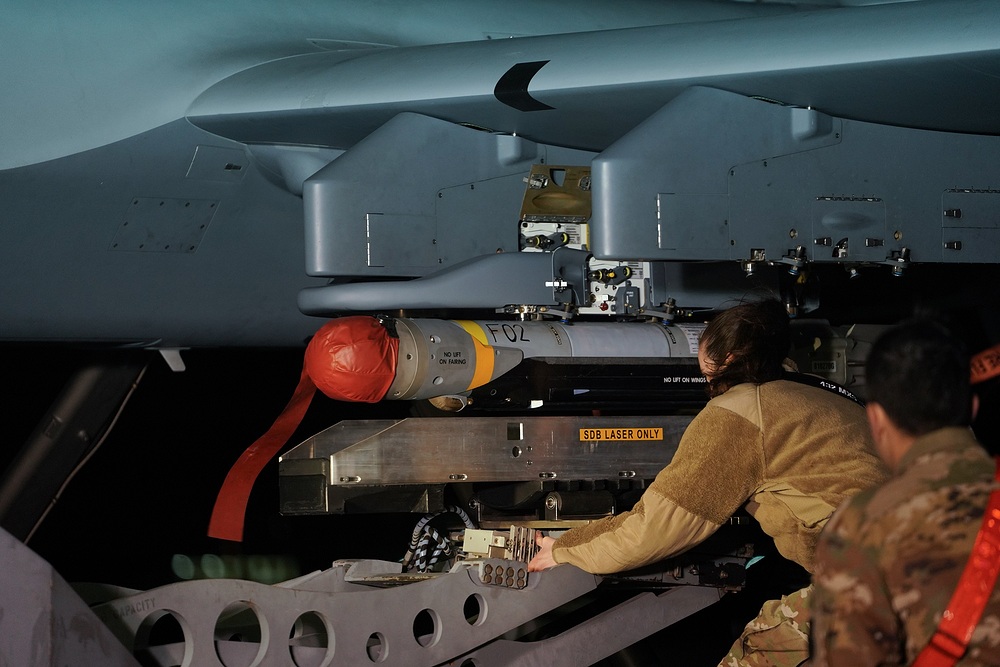 MQ-9_Dual_Carriage_System_GBU-39_4