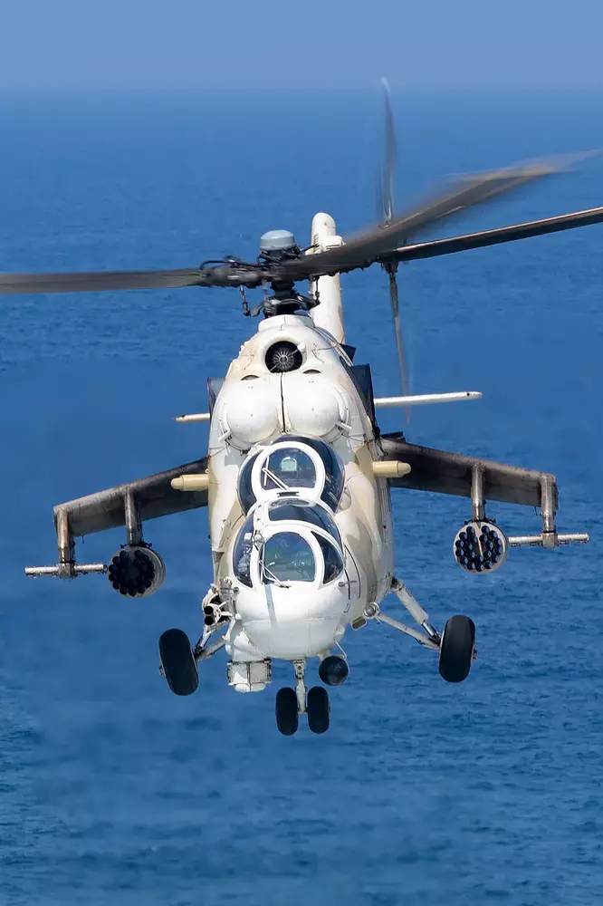 Cypriot-National-Guard-Mi-35P-Hind-F-821-23