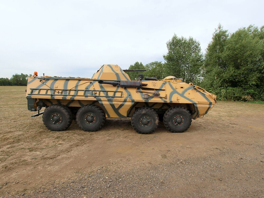 1280px-Tatra_OT64_APC_(1960)_(Chzech)_owned_by_David_Froggatt_pic06