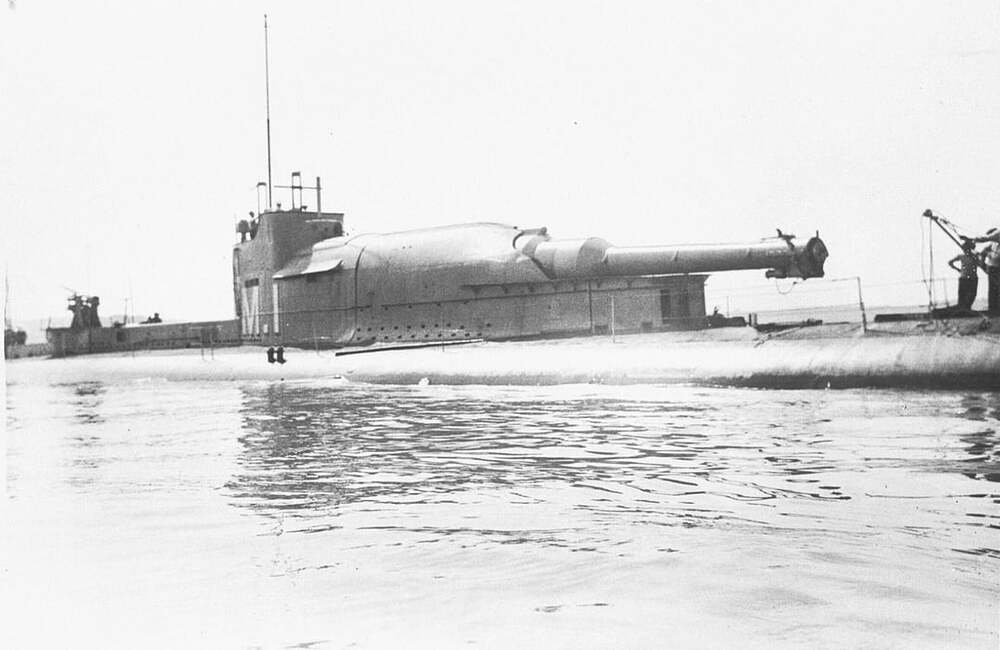 submarine-hms-m1-with-a-12-inch-gun-mounted-in-a-casemate-v0-CWrL7jjKFC3hUDcDELb9W2KCWa9cOXk2RfDcK6G_DvU
