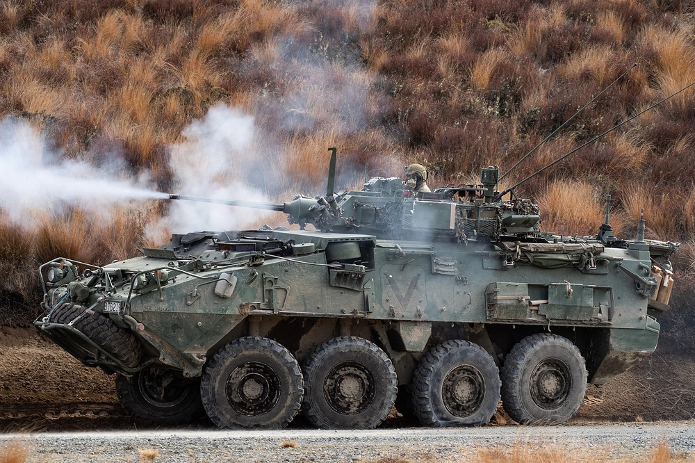 nzlav-firing-its-25mm-m242-bushmaster-chain-gun-credit-new-v0-1gmjui8uo2bc1