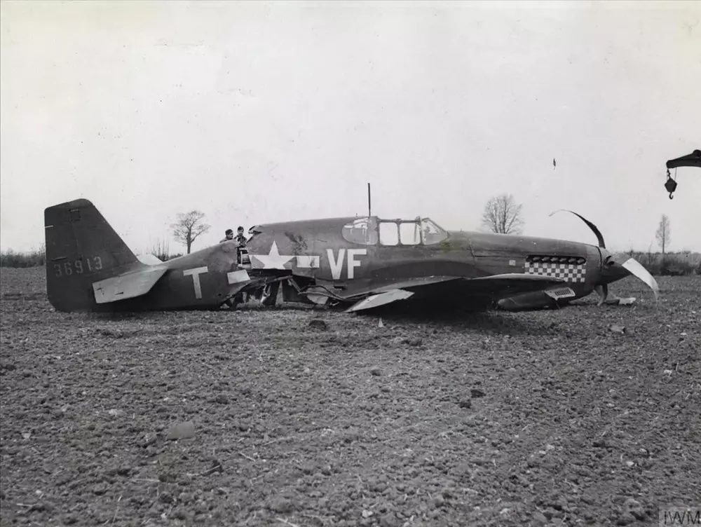 p-51b-43-6913-p-51b-mustang-4fg336fs-vft-shangri-la-crashed-v0-r7bfl4rjb99g1