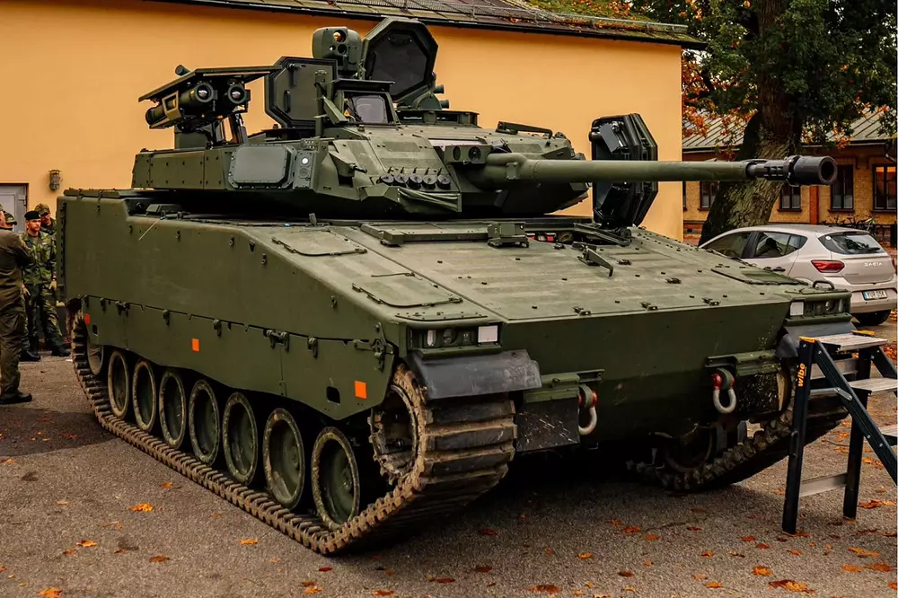 Swedish_Army_to_receive_new_CV9035_MkIIIC_combat_vehicles_to_replace_CV9040Cs_sent_to_Ukraine_925_001-ad5d68fe