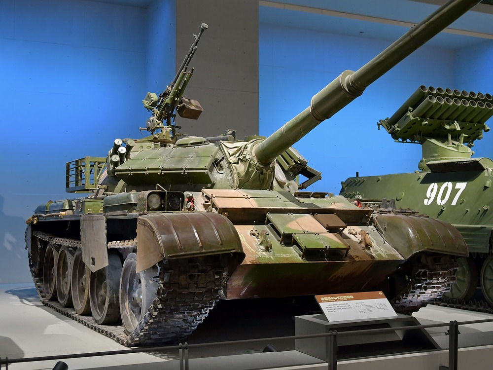 Type_59D_tank_in_Military_Museum_of_the_Chinese_People's_Revolution