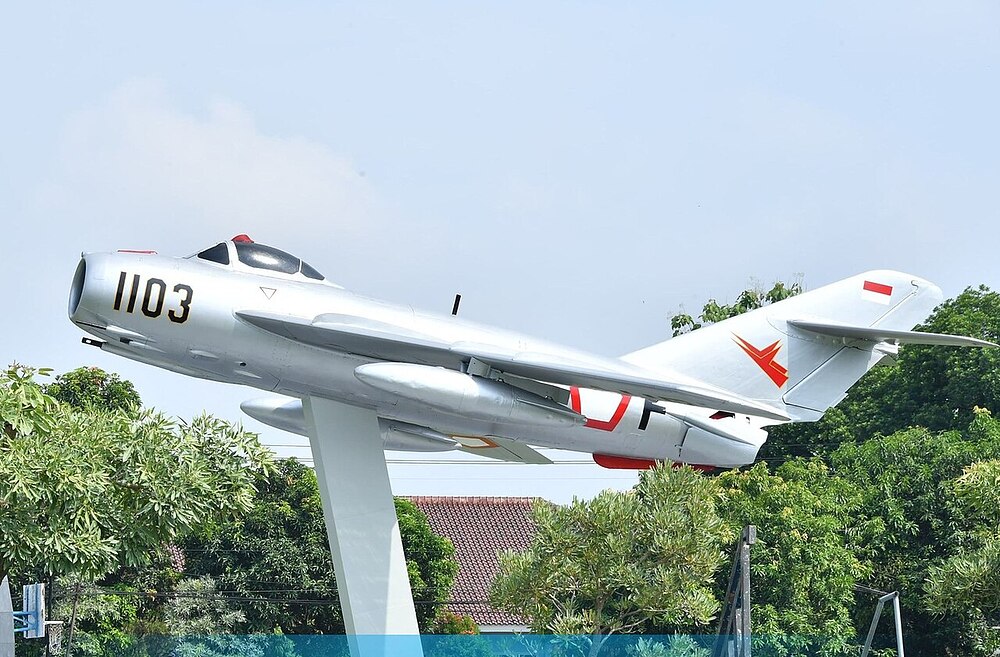 MiG-17_Fresco_monument_at_Adi_Soemarmo_AFB_inaugurated
