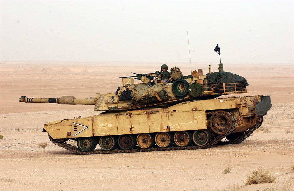 A USMC M1A1 HC Abrams during a live fire exercise in Iraq, 2003