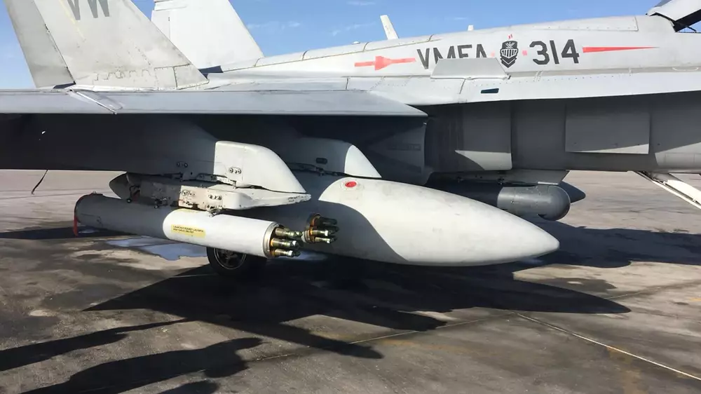 marine-legacy-hornets-air-to-air-apkws-ii-laser-guided-rockets