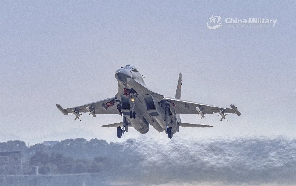 img-17648587960474d11776be66e14c96a278a44622b2b74673d9f29ebb779583c28ef142c9fe72f