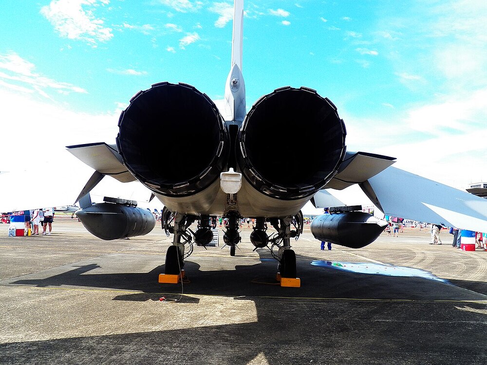 IDF_F-CK-1A_1462_Outlet_Nozzles_and_Underloaded_Weapon_20120811
