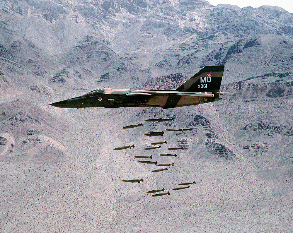 F-111A_dropping_MK82-1