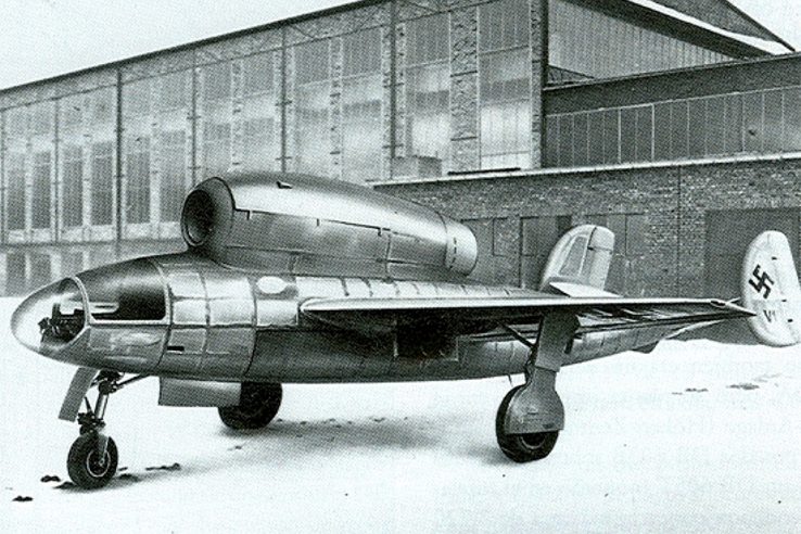 Henschel-Hs-132-German-dive-bomber-738x492