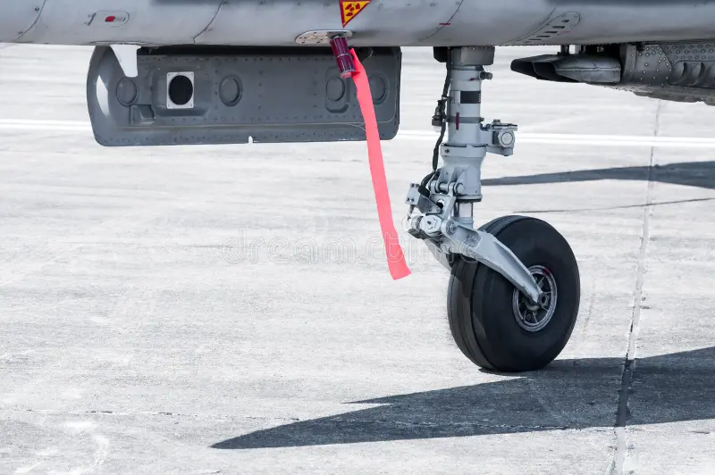 wheel-airplane-close-up-aircraft-wheel-hangar-plane-jet-plane-94119904
