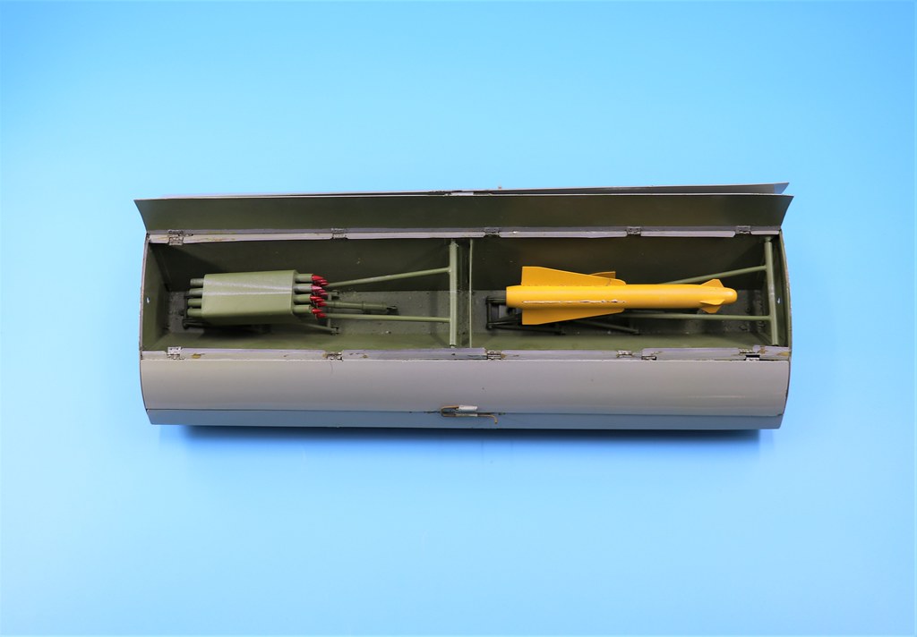 f102 internal weapons pods