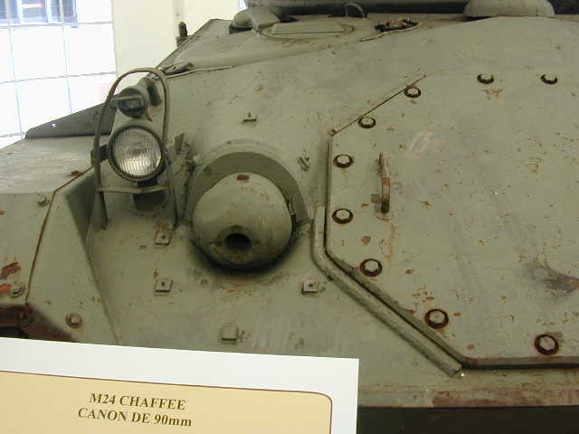 m24_nm116_chassis_glacis_avant_droit