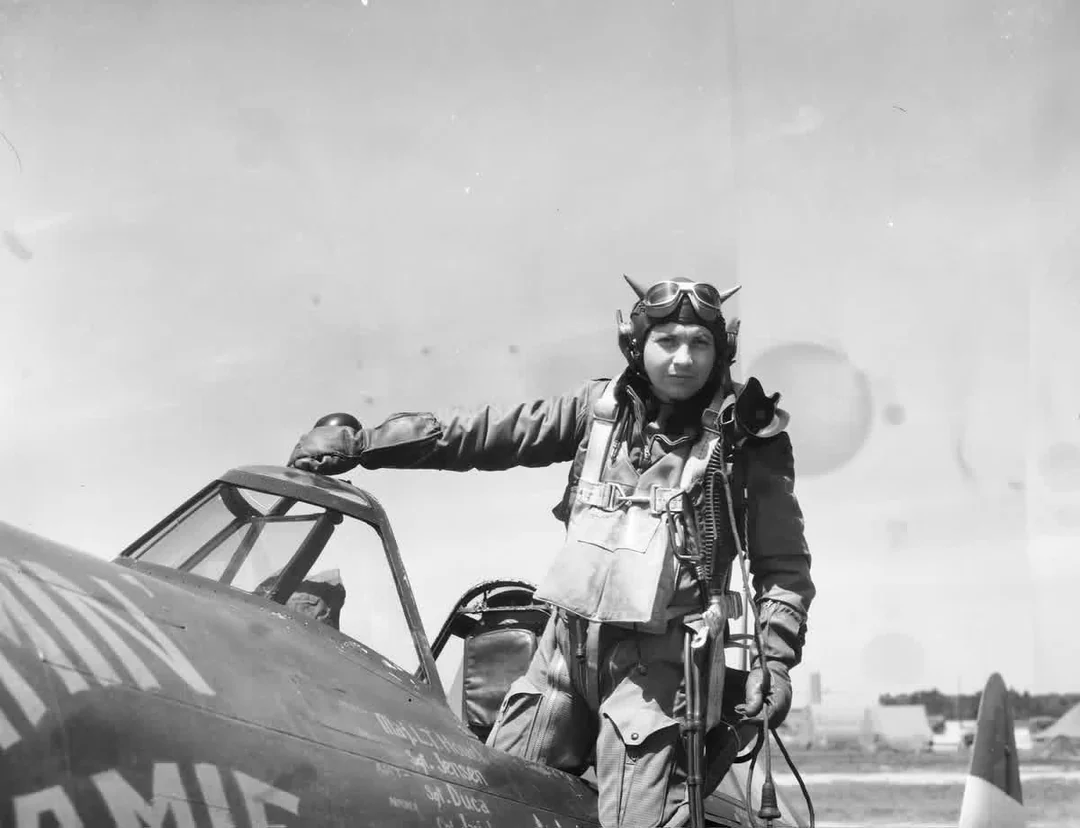 honoring-p-47-pilot-lieutenant-colonel-louis-houck-of-the-v0-bro1jpucuneh1