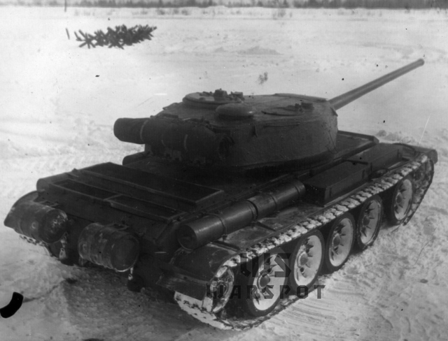 t-54-prototype-at-proving-grounds-in-february-1945-v0-xsxb6fepr6oa1