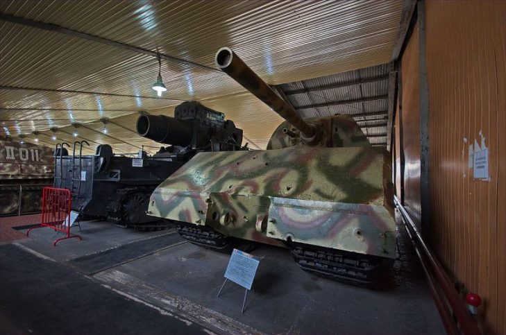 1200px-0651_-moskau_2015-_panzermuseum_kubinka_26334341241-729x483