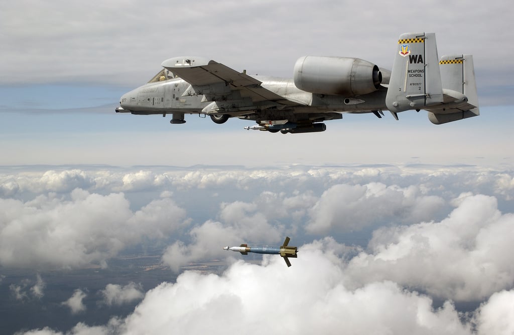 a-us-air-force-usaf-a-10-thunderbolt-ii-66th-fighter-weapons-squadron-fws-nellis-19c315-1024