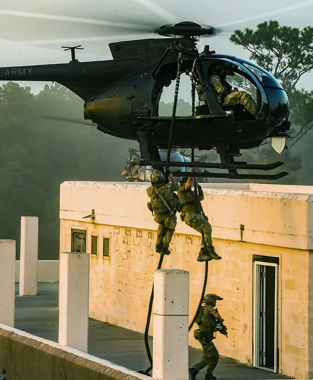u-s-army-mh-6m-little-bird-helicopter-700x850-v0-hilh8zto67wa1