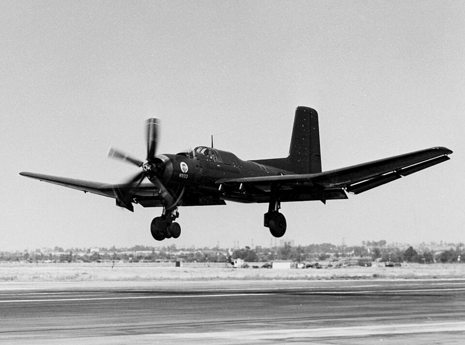 Douglas_XTB2D-1_landing_c1945
