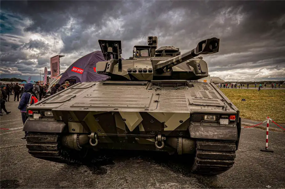 BAE_Systems_presents_its_new_CV9050_armed_with_50mm_automatic_cannon_925_001