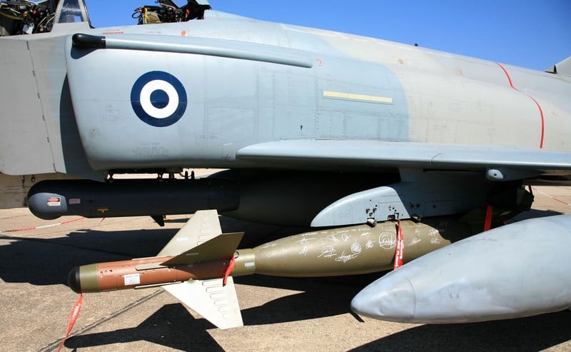 F-4E-AUP-ΟΠΛΙΣΜΕΝΟ-ΜΕ-GBU-24