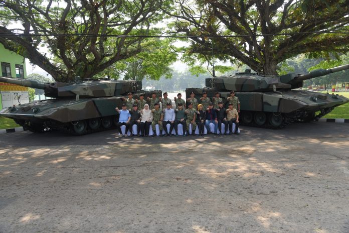 Wakil_Ketua_Komisi_I_DPR_RI__Dave_Akbarshah_Fikarno_Laksono___usai_memimpin_Kunjungan_Kerja_Spesifik20260603144959-696x464