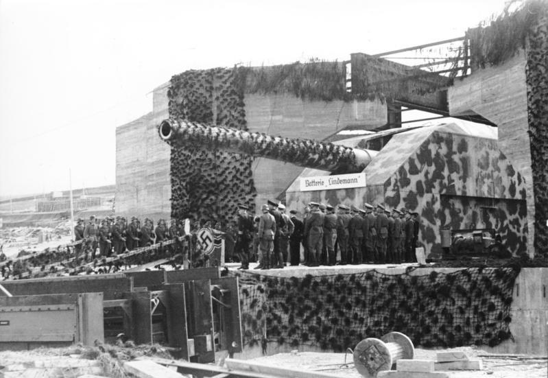 Bundesarchiv_Bild_101I-364-2314-16A,_Atlantikwall,Batterie__Lindemann