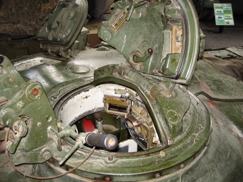 T-72 commander's hatch_2