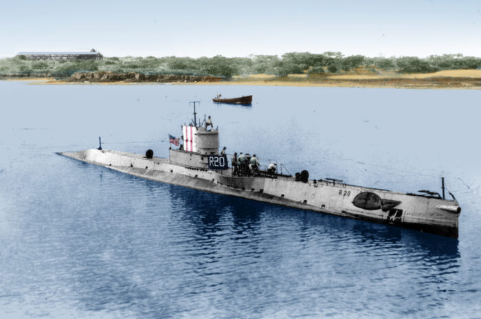 USS_R-20_SS-97_colorized-700x464